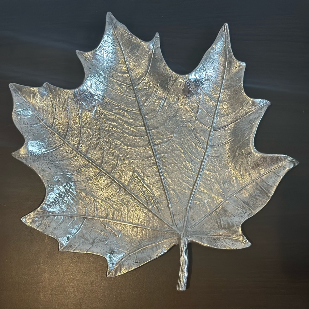 VINTAGE! RARE FIND Silver-Tone Leaf Serving Dish